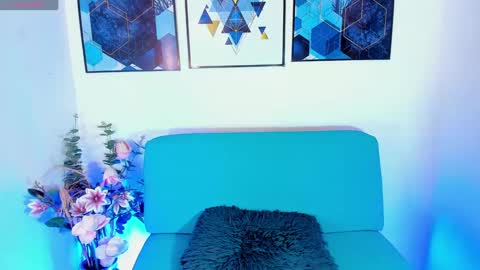 Snapshot of violetta_tss chatting on 09/29/25, 04:01 Princess Violet Valerious Follow me IGX violetvalerious online show from 09/29/25, 04:01