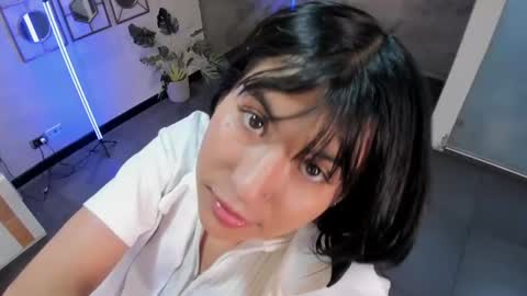 Snapshot of violettaa_stone chatting on 07/09/26, 04:05 Violettaa online show from 07/09/26, 04:05