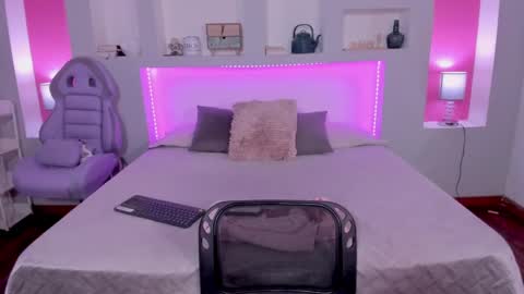 ViolettaBaker online show from 12/11/24, 01:47
