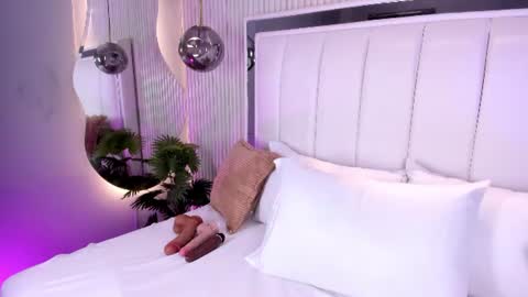 violettacolinss online show from 06/10/26, 11:42