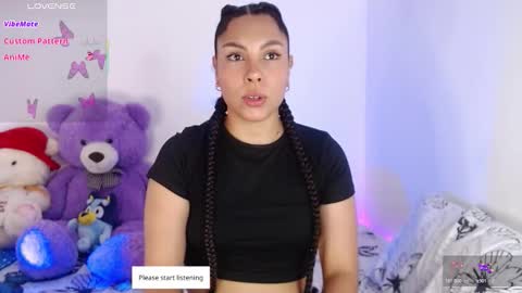 Snapshot of violettamillerr_ chatting on 12/14/25, 03:01 VIOLETTA online show from 12/14/25, 03:01