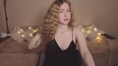 Snapshot of violettaotis chatting on 02/10/26, 02:32 ViolettaOtis online show from 02/10/26, 02:32