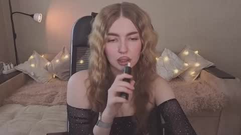 Snapshot of violettaotis chatting on 02/17/26, 12:56 ViolettaOtis online show from 02/17/26, 12:56