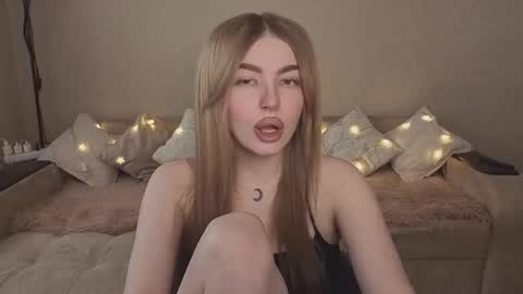 Snapshot of violettaotis chatting on 03/02/26, 01:29 ViolettaOtis online show from 03/02/26, 01:29