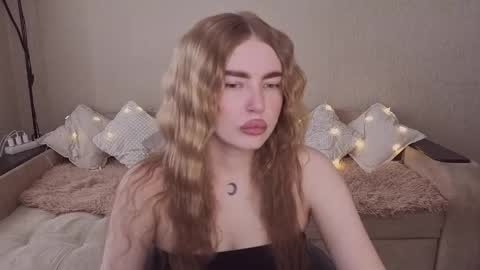 Snapshot of violettaotis chatting on 04/21/26, 12:33 ViolettaOtis online show from 04/21/26, 12:33