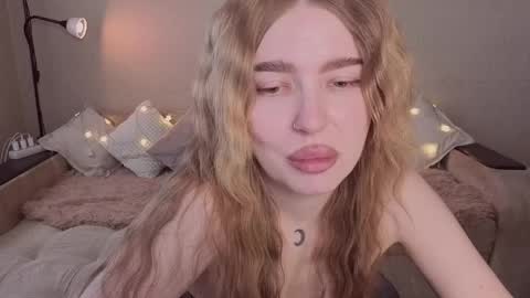Snapshot of violettaotis chatting on 04/23/26, 02:08 ViolettaOtis online show from 04/23/26, 02:08