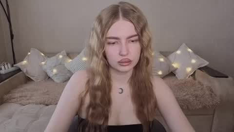 Snapshot of violettaotis chatting on 04/27/26, 12:47 ViolettaOtis online show from 04/27/26, 12:47