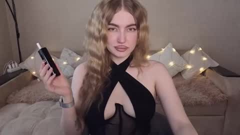Snapshot of violettaotis chatting on 05/02/26, 01:38 ViolettaOtis online show from 05/02/26, 01:38