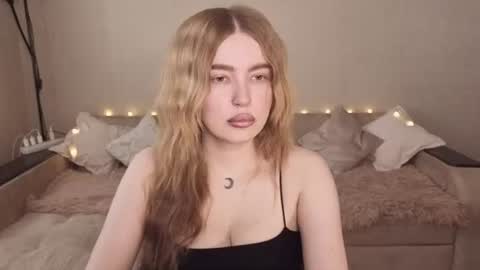 Snapshot of violettaotis chatting on 06/15/26, 12:51 ViolettaOtis online show from 06/15/26, 12:51