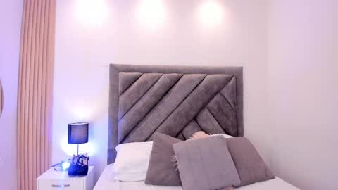 Snapshot of violettarousee chatting on 05/01/26, 10:58 violettarousee online show from 05/01/26, 10:58