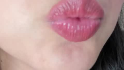Snapshot of violettarousee chatting on 05/15/26, 10:17 violettarousee online show from 05/15/26, 10:17