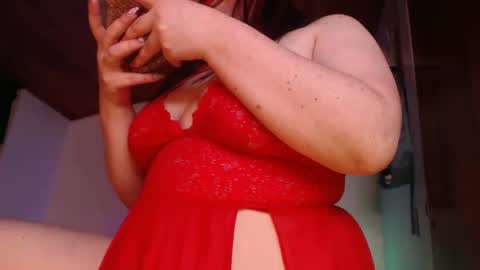 Snapshot of violettasexycam chatting on 12/18/24, 05:04 violetafetish online show from 12/18/24, 05:04