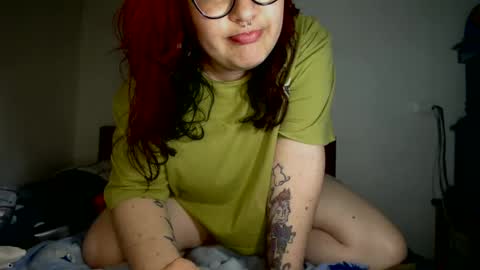 Snapshot of violettasexycam chatting on 12/26/24, 02:22 violetafetish online show from 12/26/24, 02:22
