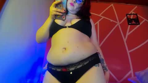 Snapshot of violettasexycam chatting on 02/26/25, 01:11 violetafetish online show from 02/26/25, 01:11
