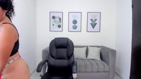 Violetta online show from 09/20/25, 01:56