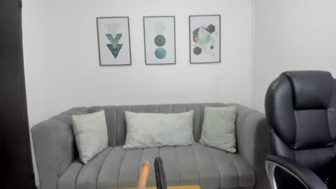 Violetta online show from 10/18/25, 11:11