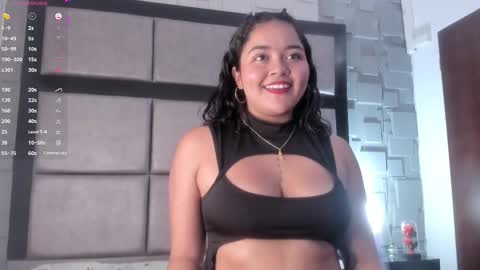 Snapshot of violetteecourt chatting on 09/24/25, 06:33 violetteecourt online show from 09/24/25, 06:33