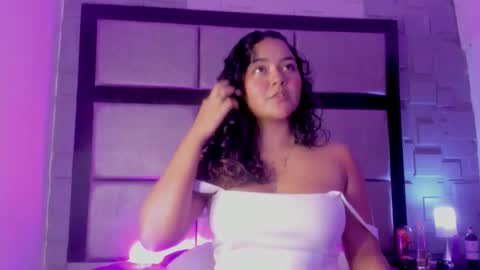 Snapshot of violetteecourt chatting on 10/12/25, 08:41 violetteecourt online show from 10/12/25, 08:41