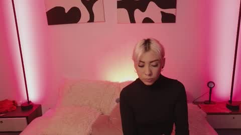 Violet online show from 11/05/25, 01:16