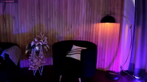 Violett  online show from 11/11/25, 06:41