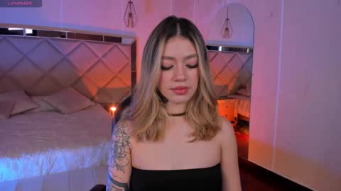 Snapshot of violetthansson chatting on 01/16/26, 06:45 Violett online show from 01/16/26, 06:45