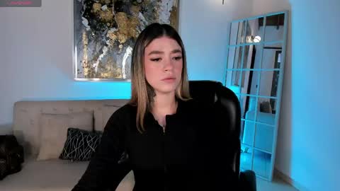 Snapshot of violetthansson chatting on 03/20/26, 11:37 Violett online show from 03/20/26, 11:37