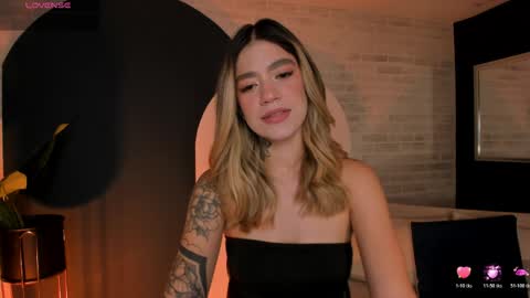 Snapshot of violetthansson chatting on 04/10/26, 09:58 Violett online show from 04/10/26, 09:58