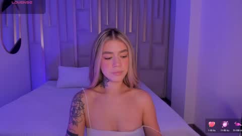 Snapshot of violetthansson chatting on 04/25/26, 10:51 Violett online show from 04/25/26, 10:51