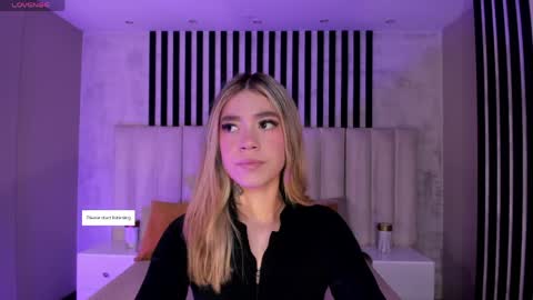 Snapshot of violetthansson chatting on 05/12/26, 10:01 Violett online show from 05/12/26, 10:01