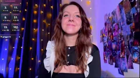 Snapshot of violettmo0n chatting on 03/04/26, 04:07 Next stream 1522026 400 GMT 3 online show from 03/04/26, 04:07