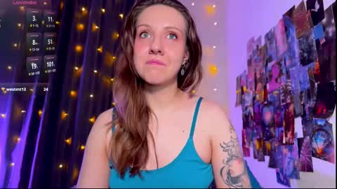 Snapshot of violettmo0n chatting on 03/06/26, 06:10 Next stream 1522026 400 GMT 3 online show from 03/06/26, 06:10