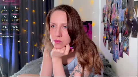 Snapshot of violettmo0n chatting on 04/10/26, 06:29 Next stream 1522026 400 GMT 3 online show from 04/10/26, 06:29