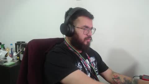 Snapshot of violettouse chatting on 05/05/26, 05:15 Jhon online show from 05/05/26, 05:15