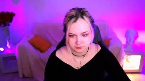 Snapshot of violettwoods chatting on 06/03/26, 08:06 Violett online show from 06/03/26, 08:06