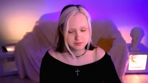 Violett online show from 06/18/26, 04:13