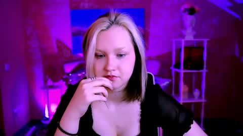 Violett online show from 06/28/26, 08:09
