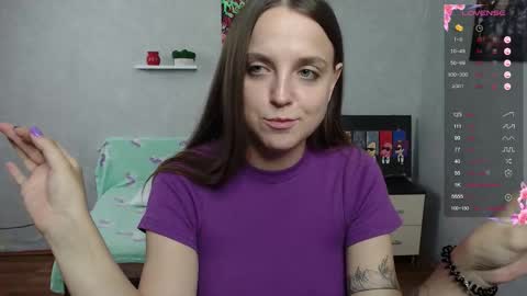 Snapshot of violetwin chatting on 09/17/25, 02:08 Violet online show from 09/17/25, 02:08