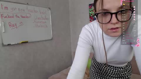 Snapshot of violetwin chatting on 09/28/25, 07:03 Violet online show from 09/28/25, 07:03