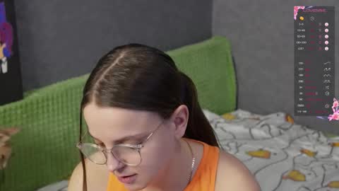 Snapshot of violetwin chatting on 02/24/26, 05:22 Violet online show from 02/24/26, 05:22