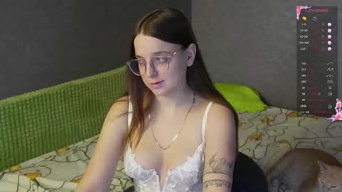 Snapshot of violetwin chatting on 03/05/26, 08:32 Violet online show from 03/05/26, 08:32