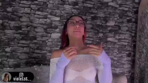 Snapshot of violetwinters_ chatting on 06/11/26, 03:04 violetwinters_ online show from 06/11/26, 03:04