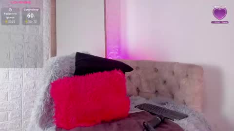 violetwinters_ online show from 07/16/26, 03:34