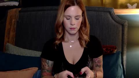 Snapshot of violetxsweets chatting on 12/10/24, 12:06 Violet online show from 12/10/24, 12:06