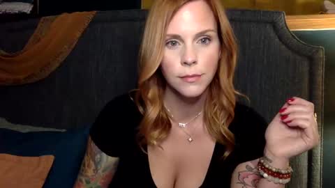 Snapshot of violetxsweets chatting on 12/16/24, 01:31 Violet online show from 12/16/24, 01:31