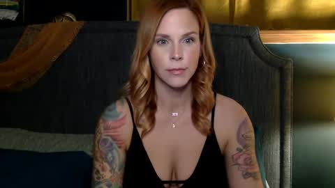 Snapshot of violetxsweets chatting on 01/05/25, 01:56 Violet online show from 01/05/25, 01:56