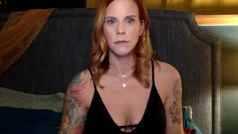 Snapshot of violetxsweets chatting on 01/15/25, 01:12 Violet online show from 01/15/25, 01:12