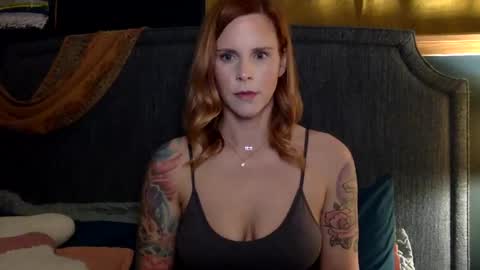 Snapshot of violetxsweets chatting on 01/25/25, 02:58 Violet online show from 01/25/25, 02:58