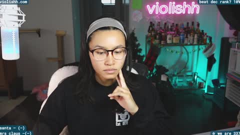 follow me on twitter violishh and ig violishh  online show from 12/18/24, 08:03