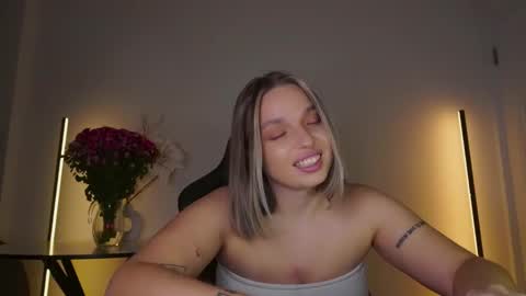 Violla online show from 11/20/25, 04:45