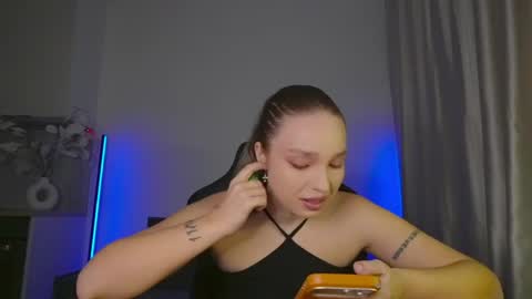 Violla online show from 05/27/26, 07:49